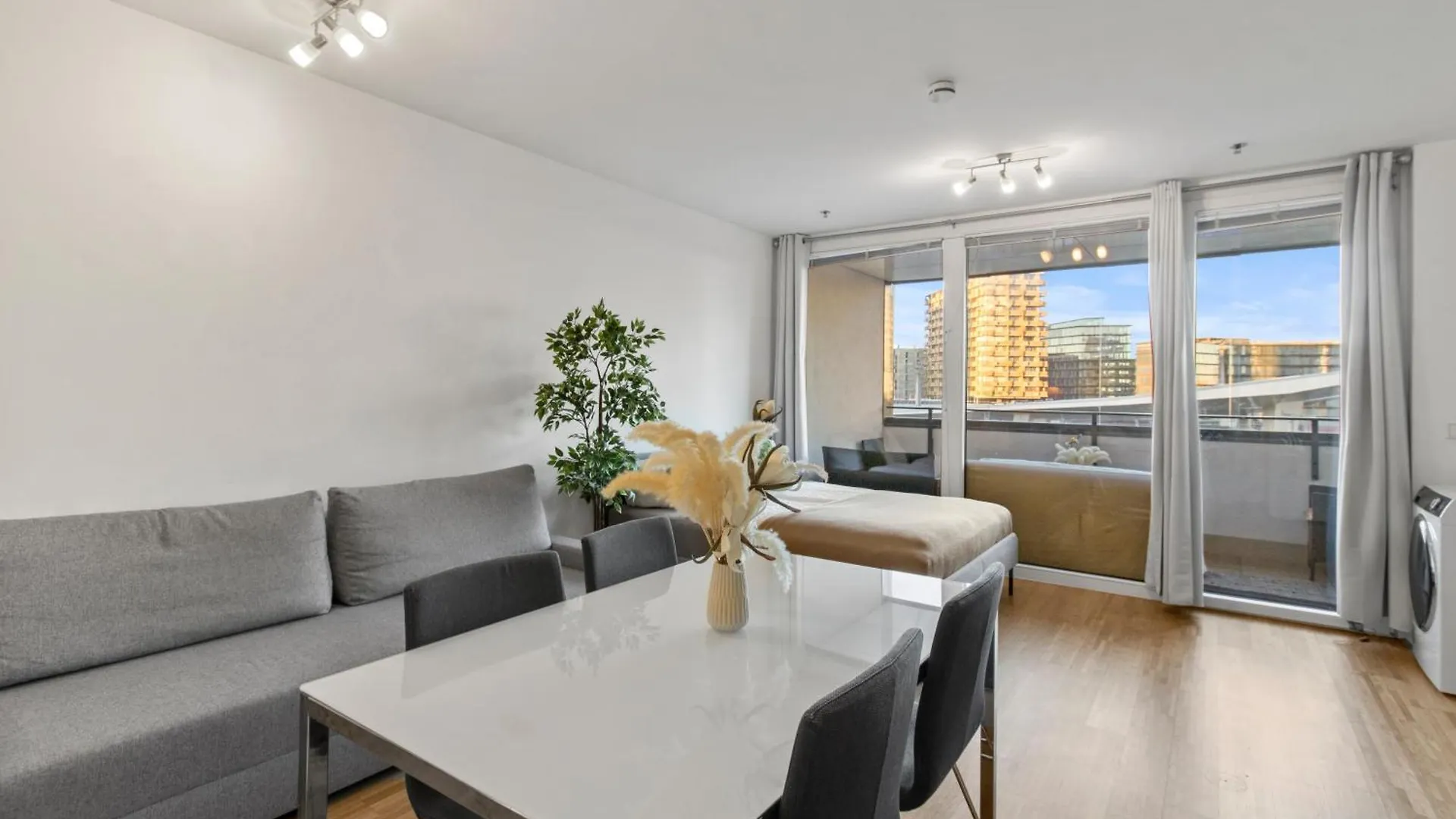 Apartment At Hauptbahnhof, Close To Belvedere I Balcony With A View Vienna