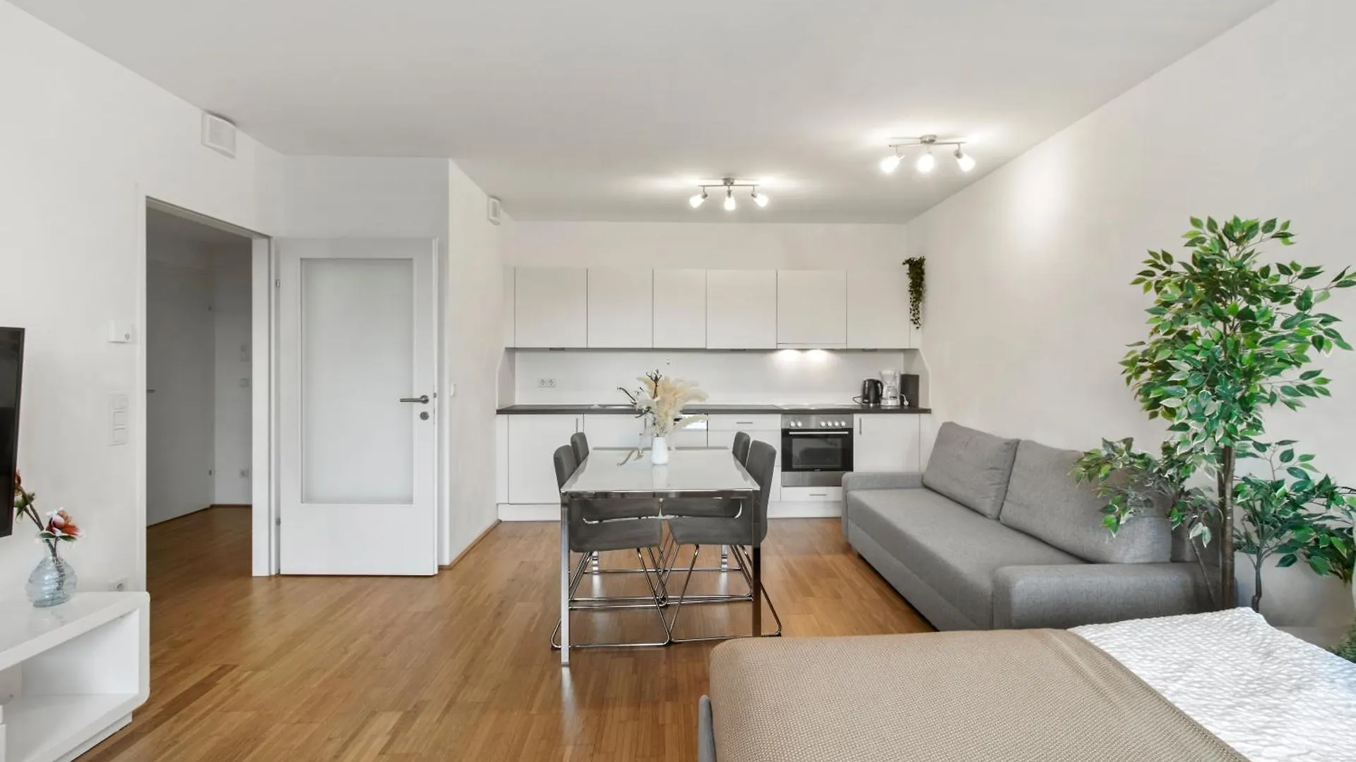 Apartment At Hauptbahnhof, Close To Belvedere I Balcony With A View Vienna