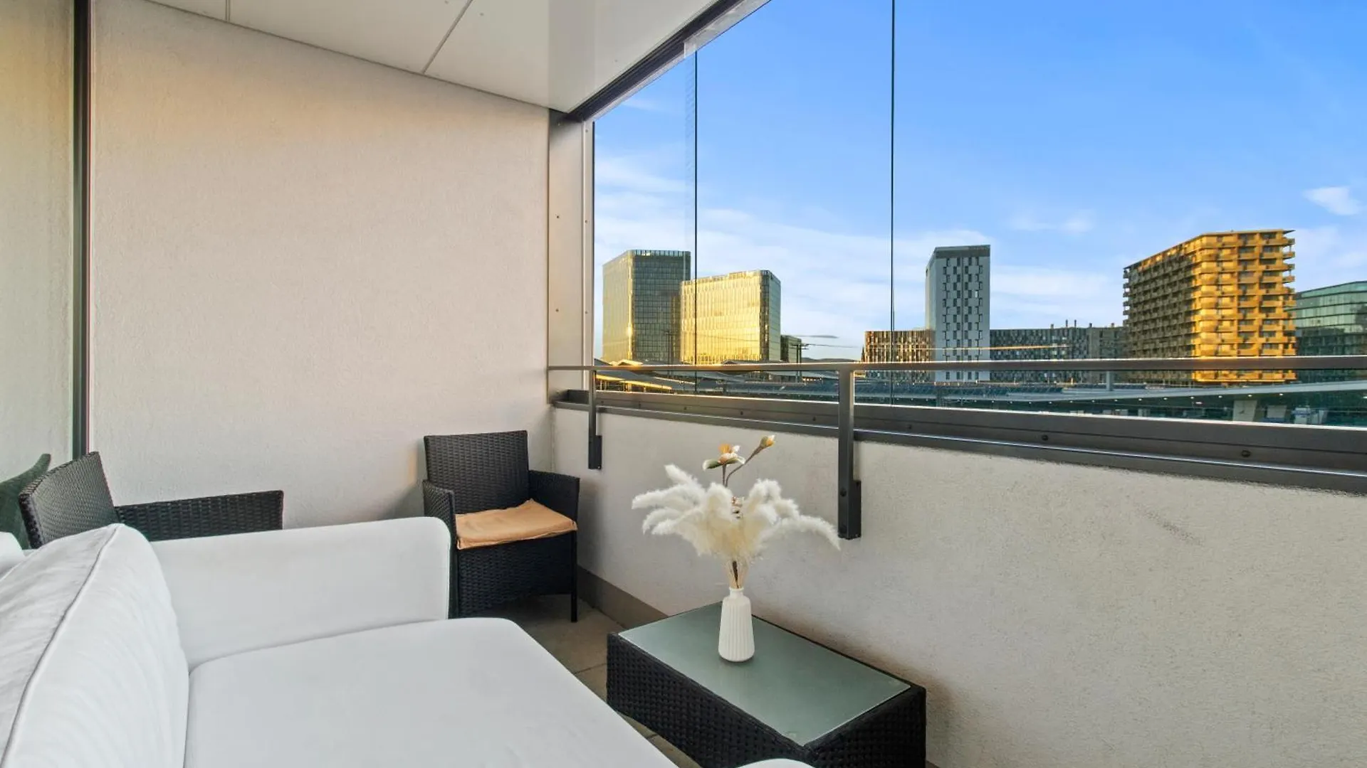 וינה At Hauptbahnhof, Close To Belvedere I Balcony With A View 0*,